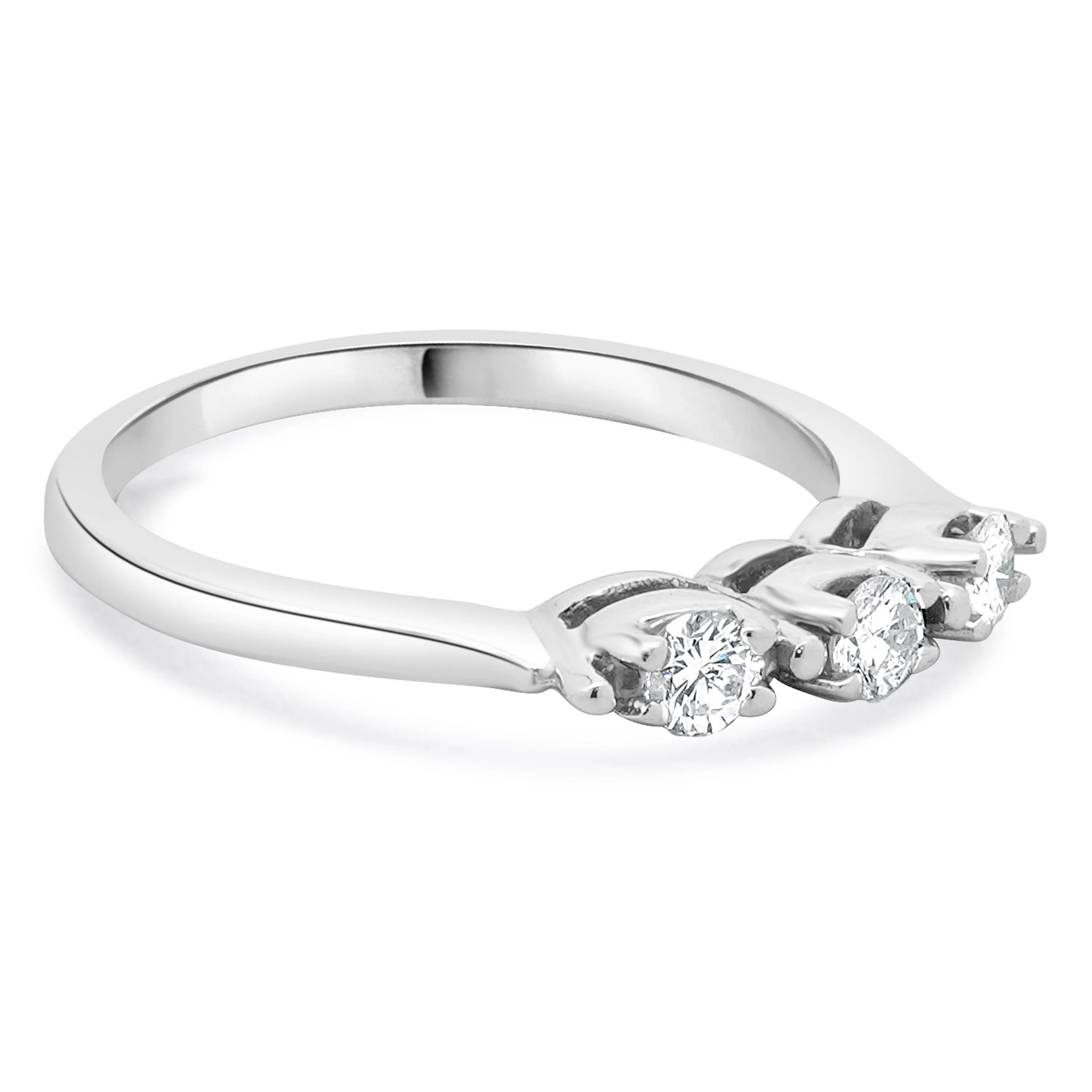 14 Karat White Gold 3 Stone Diamond Band - Image 4