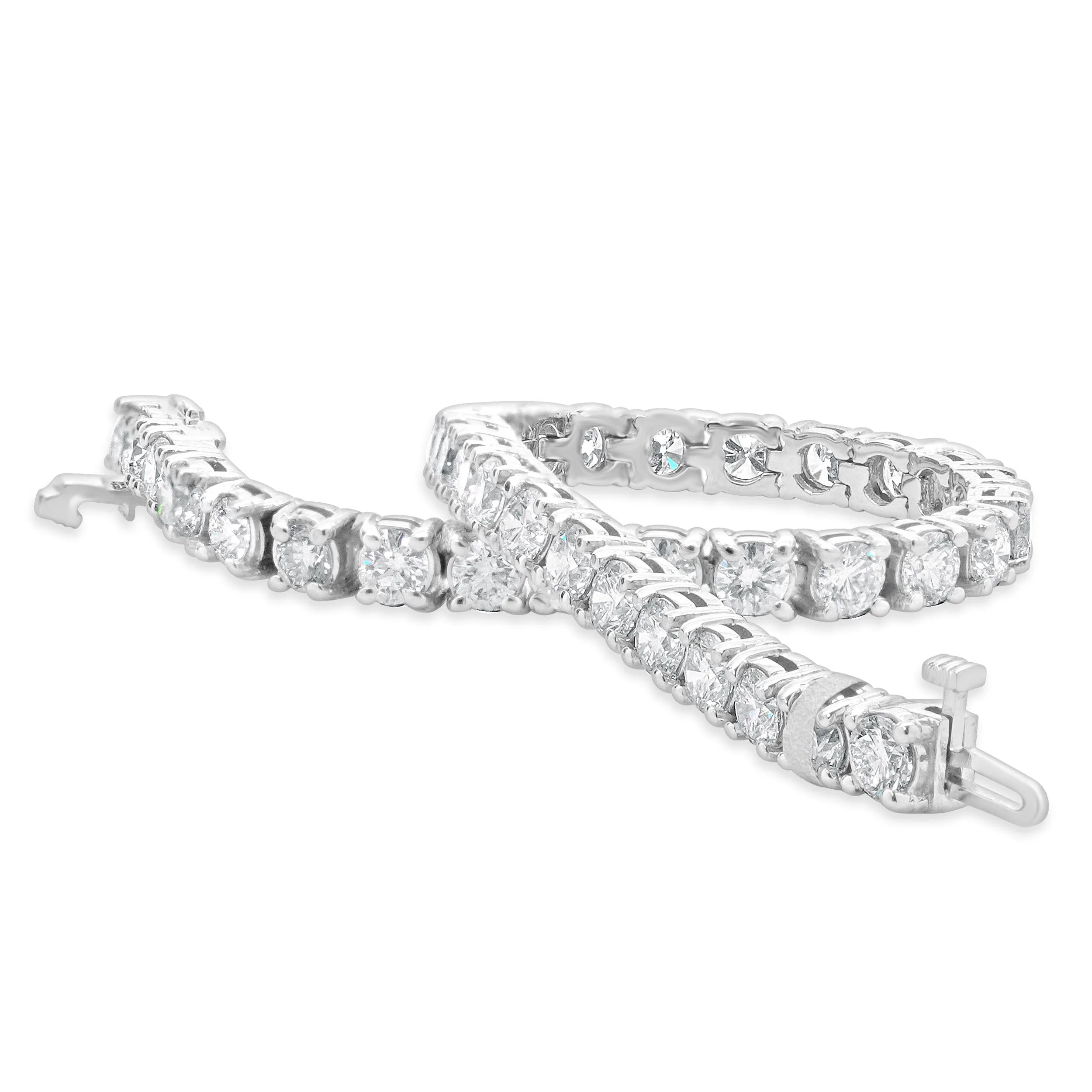 14 Karat White Gold Diamond Inline Tennis Bracelet - Image 4