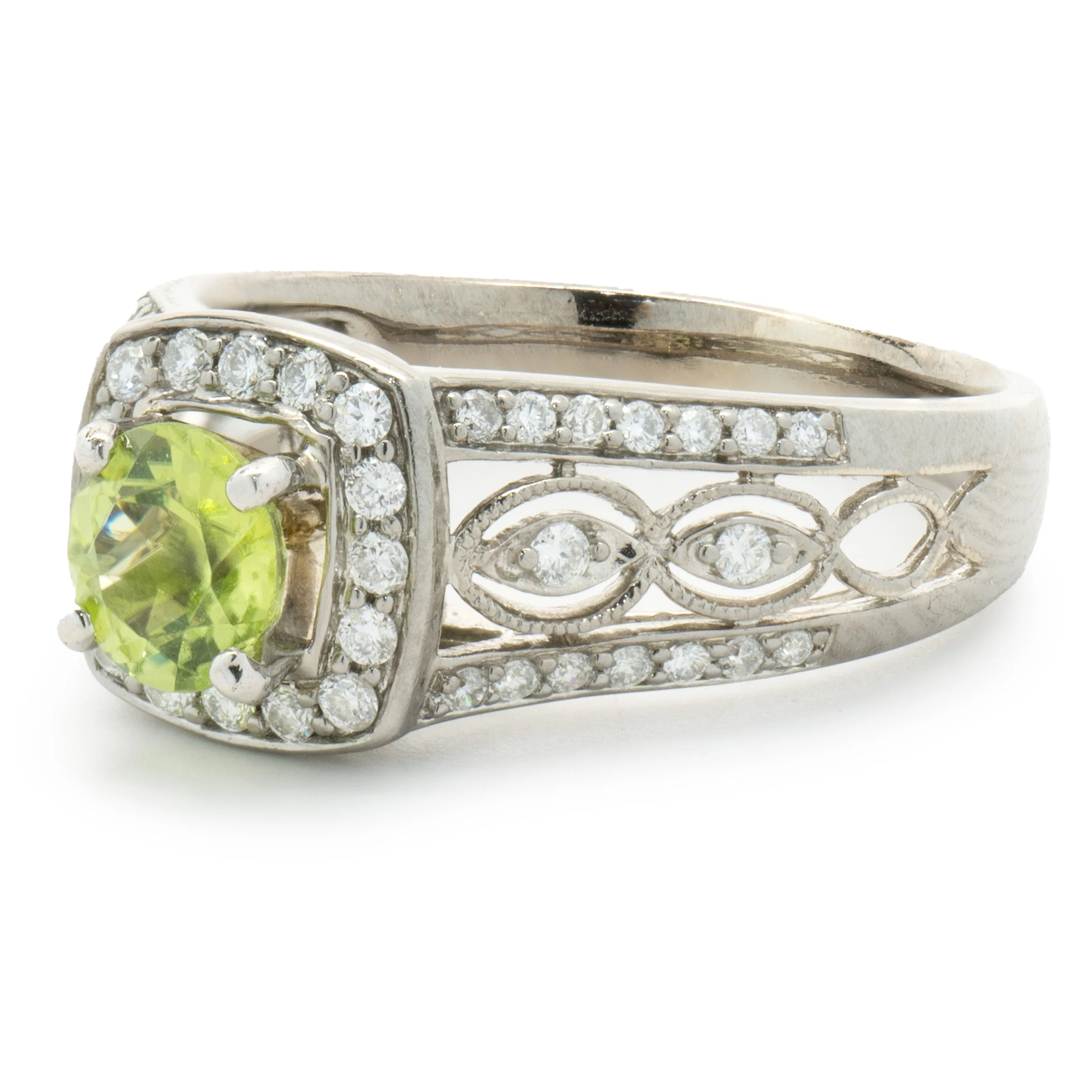 14 Karat White Gold Peridot and Diamond Ring - Image 2