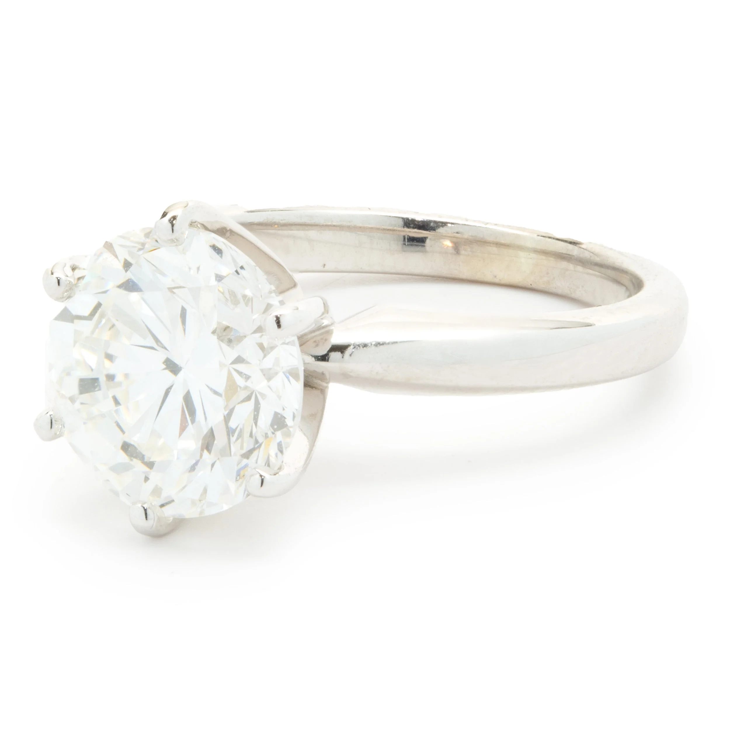 14 Karat White Gold Round Brilliant Cut Diamond Engagement Ring - Image 2