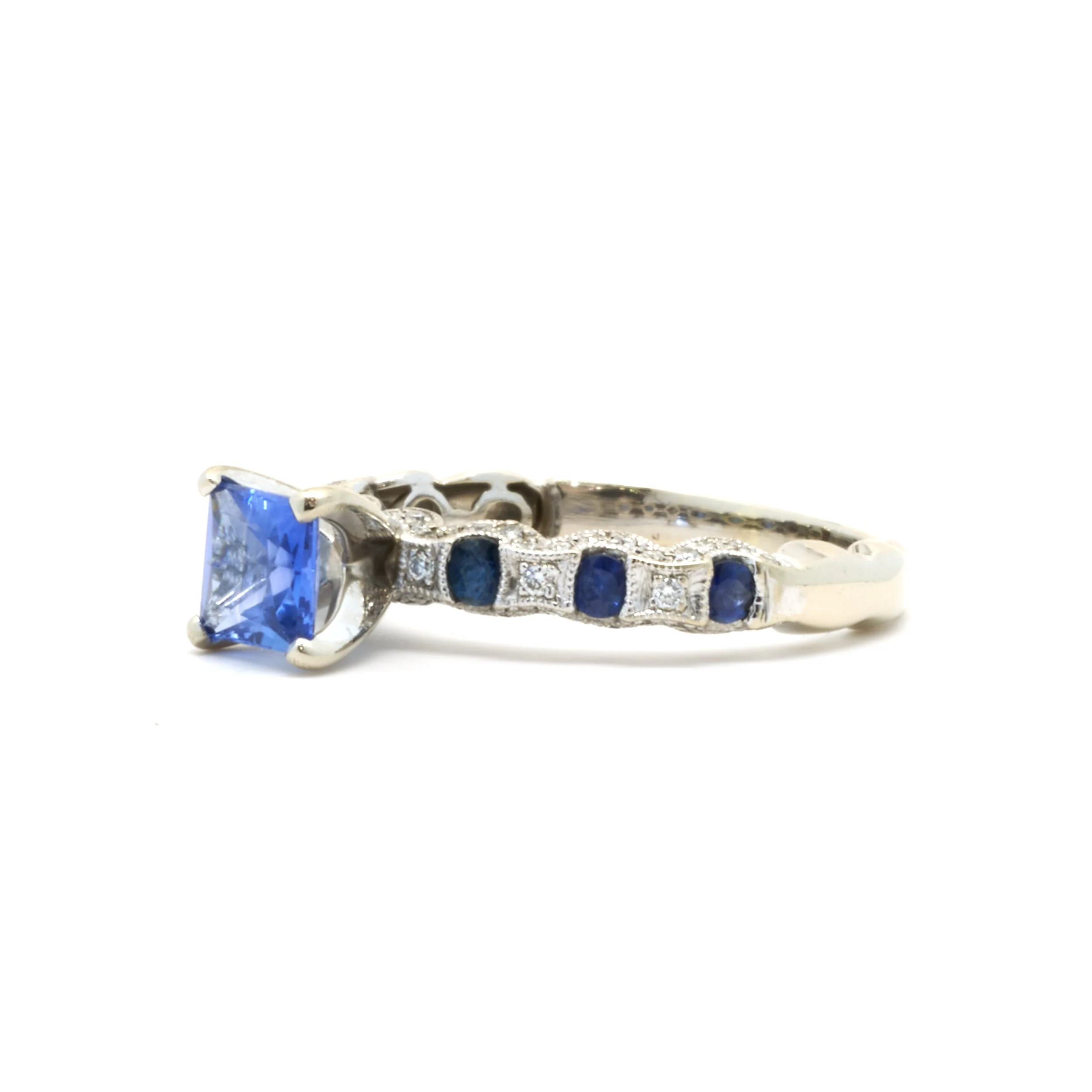 14 Karat White Gold Sapphire and Diamond Ring - Image 3