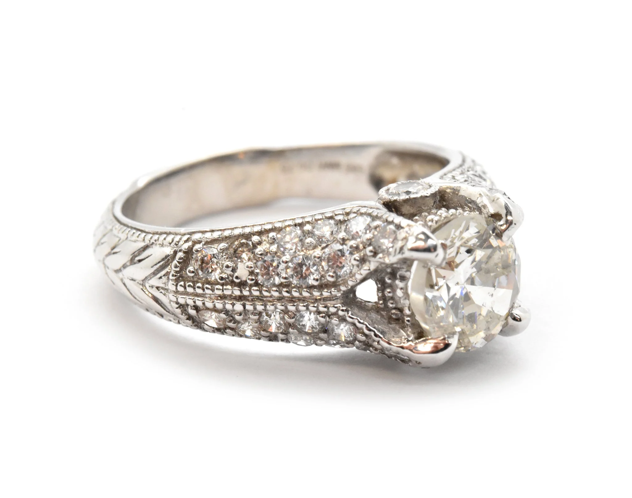 14k White Gold And 1.38ct Round Diamond Ring With 0.75cttw Accents - Image 2