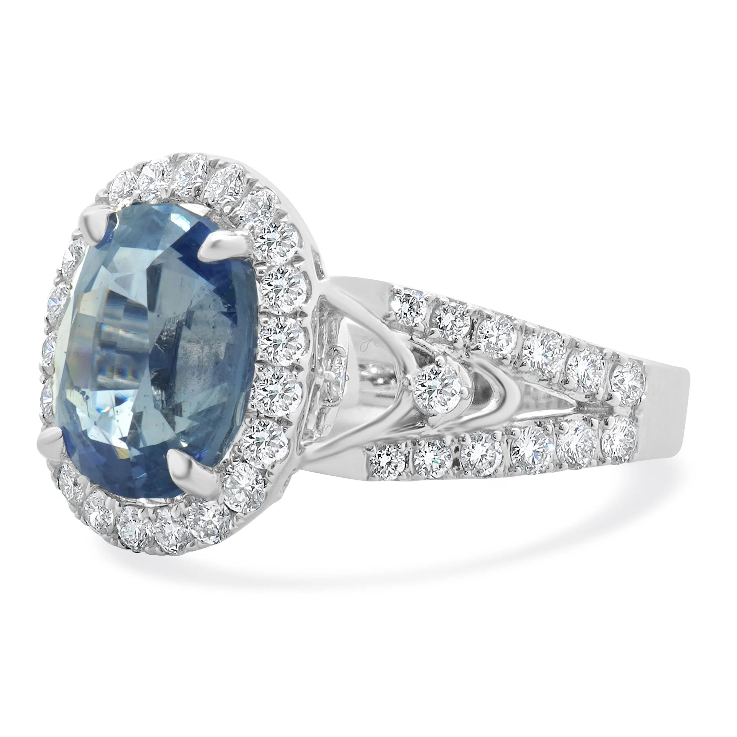 18 Karat White Gold Ceylon Sapphire and Diamond Ring - Image 3