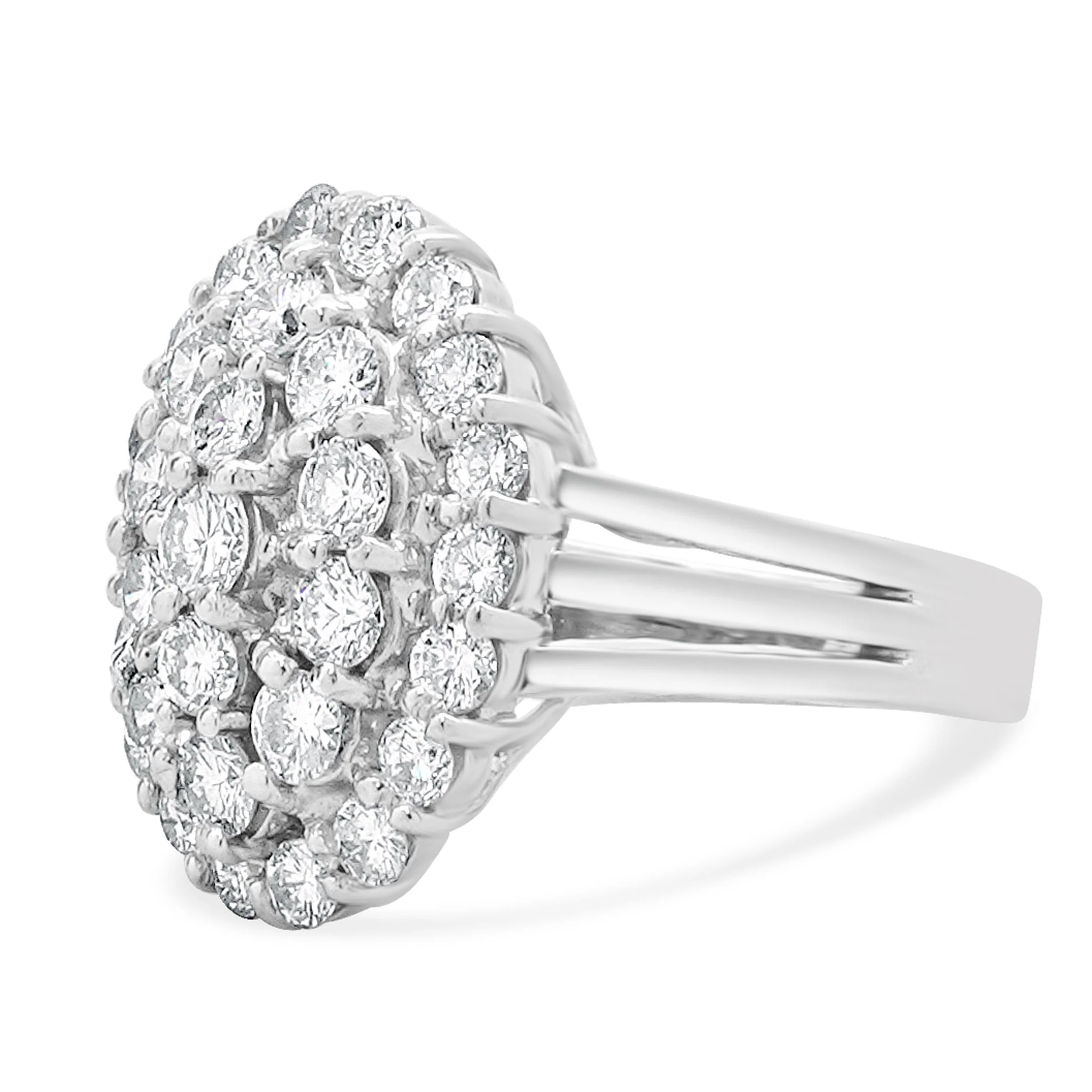 18 Karat White Gold Diamond Cluster Oval Ring - Image 2