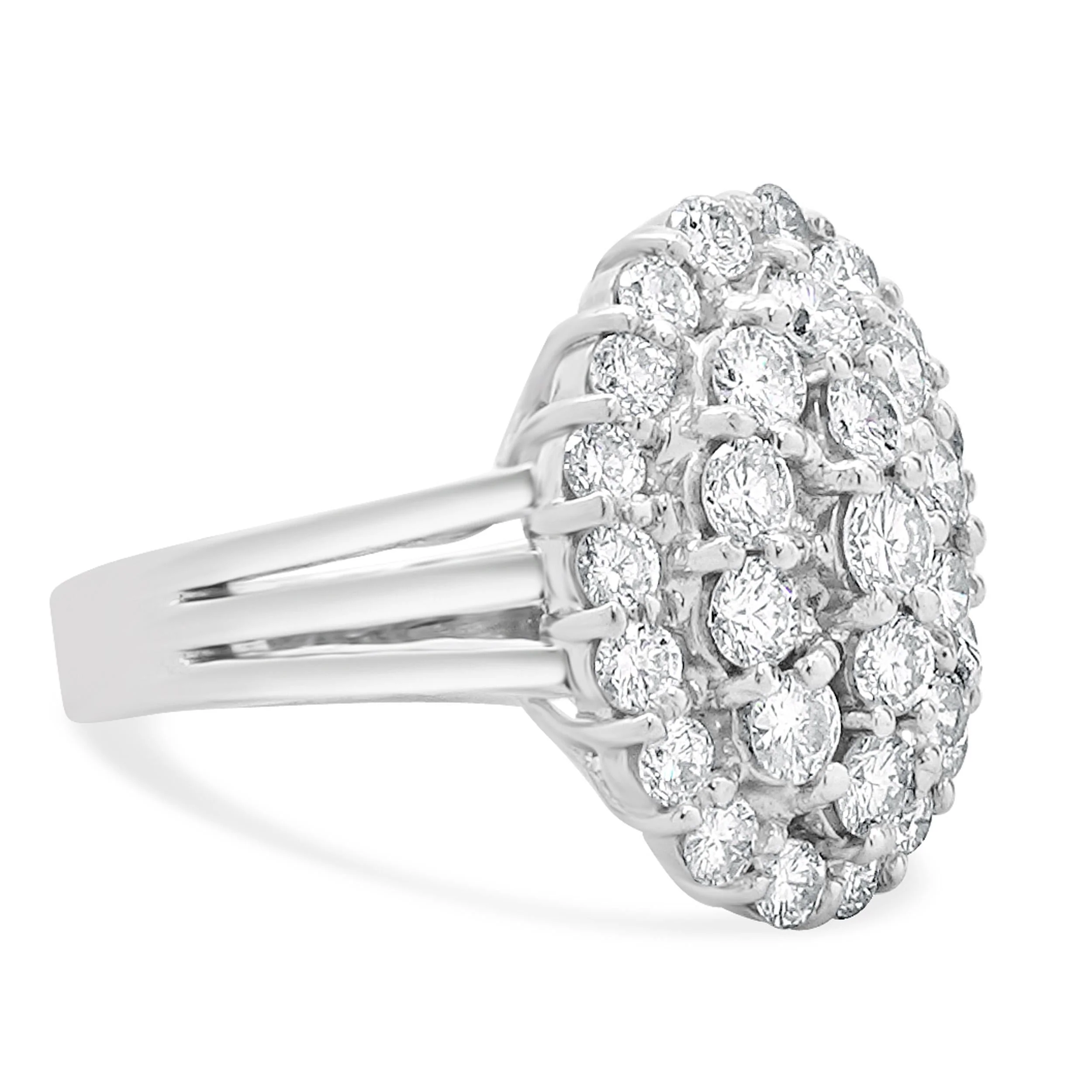 18 Karat White Gold Diamond Cluster Oval Ring - Image 4