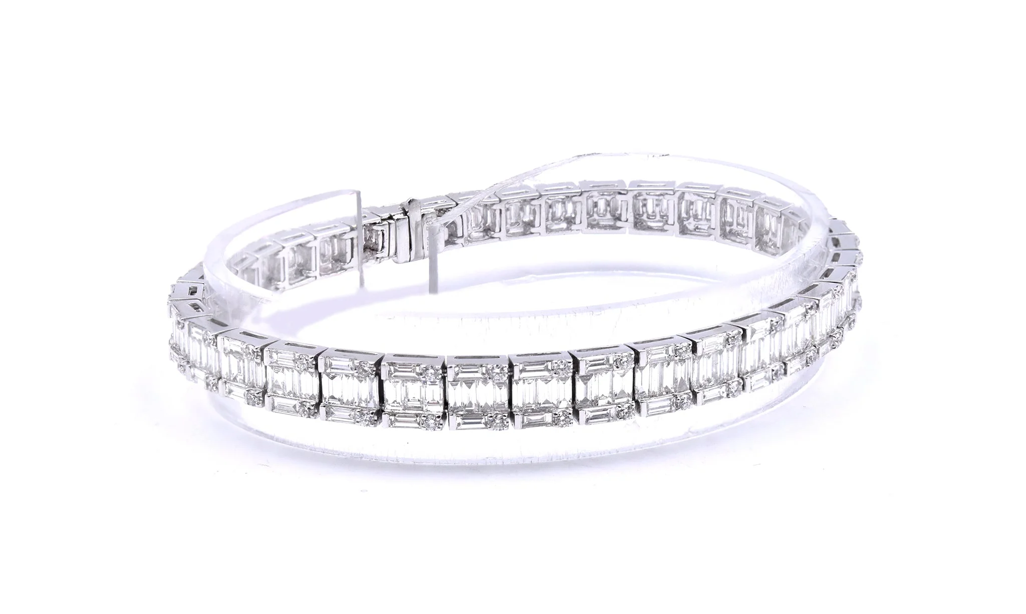 18 Karat White Gold Mosaic Set Diamond Tennis Bracelet - Image 2