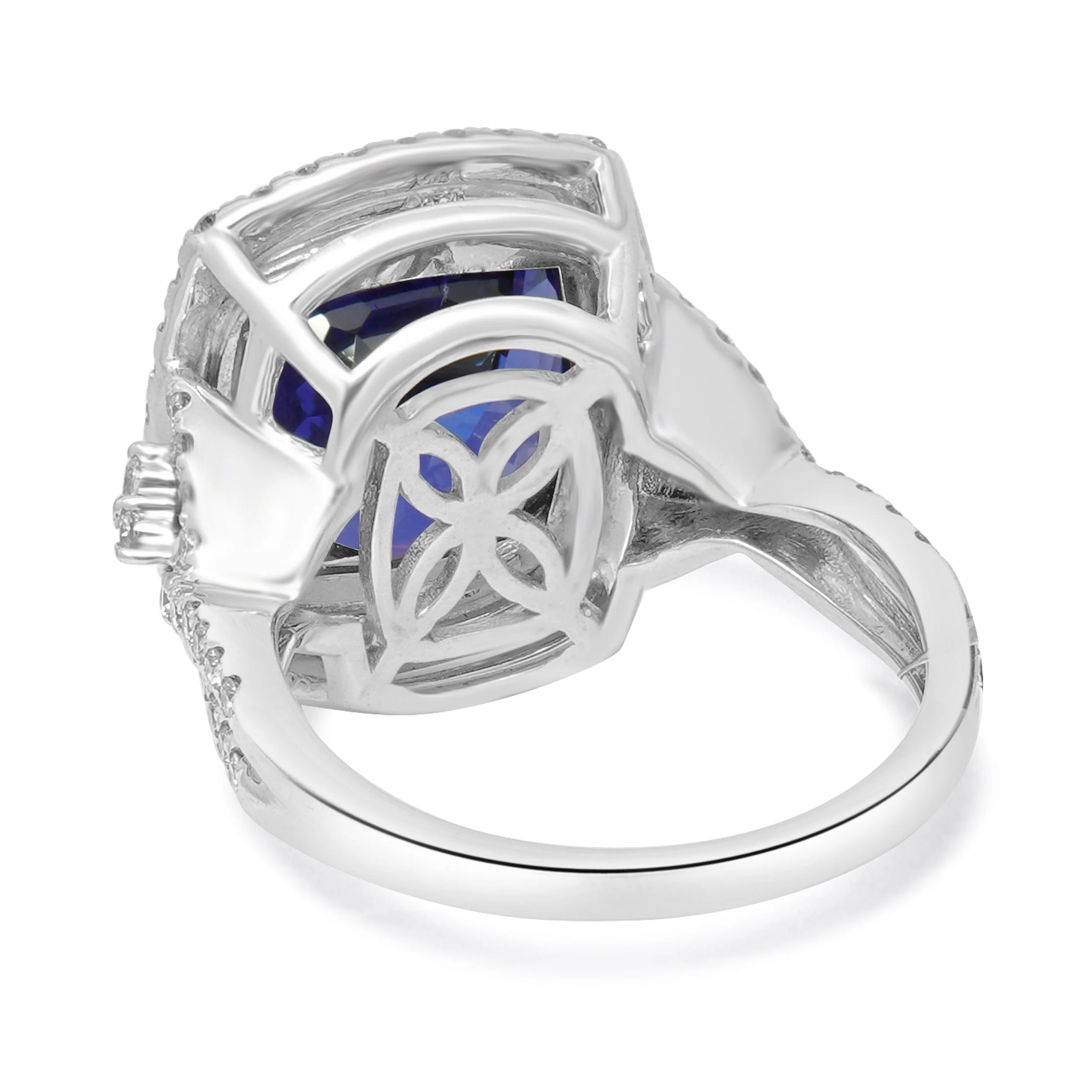 18 Karat White Gold Tanzanite and Diamond Cocktail Ring - Image 3