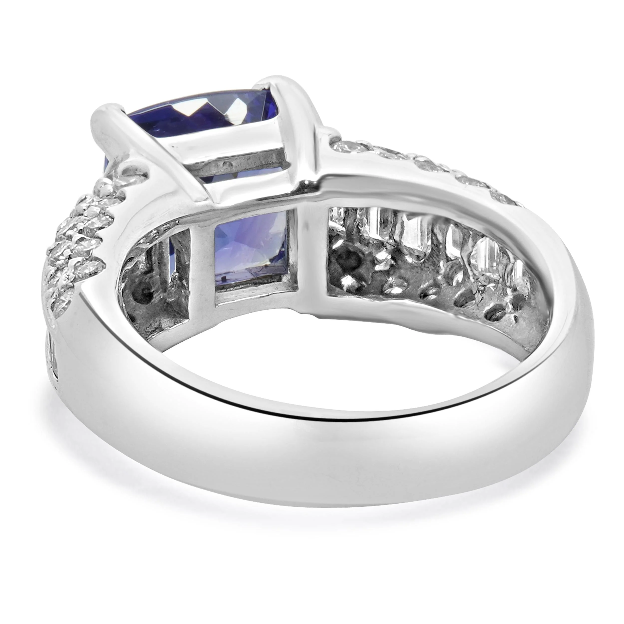 18 Karat White Gold Tanzanite and Diamond Ring - Image 4