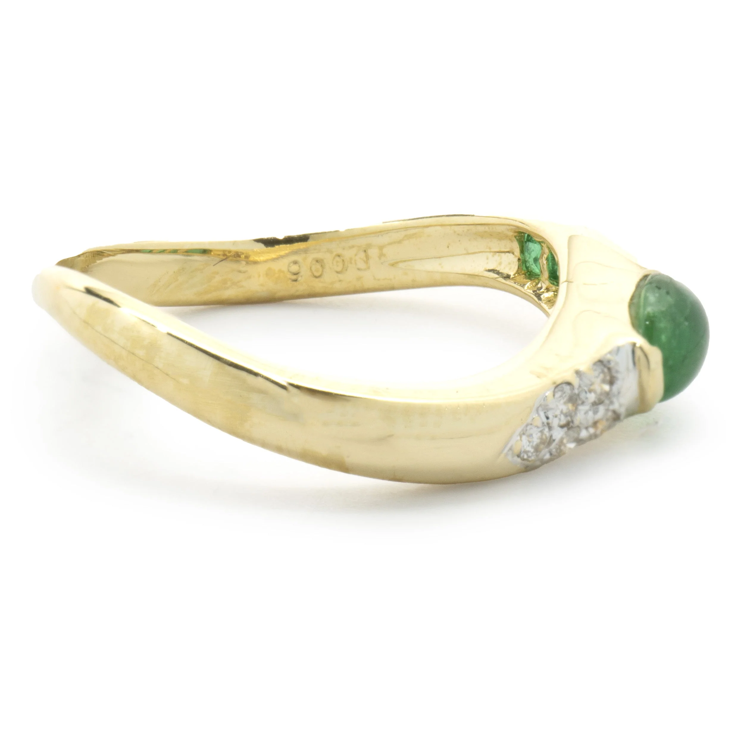 18 Karat Yellow Gold Cabochon Emerald and Diamond Ring - Image 3