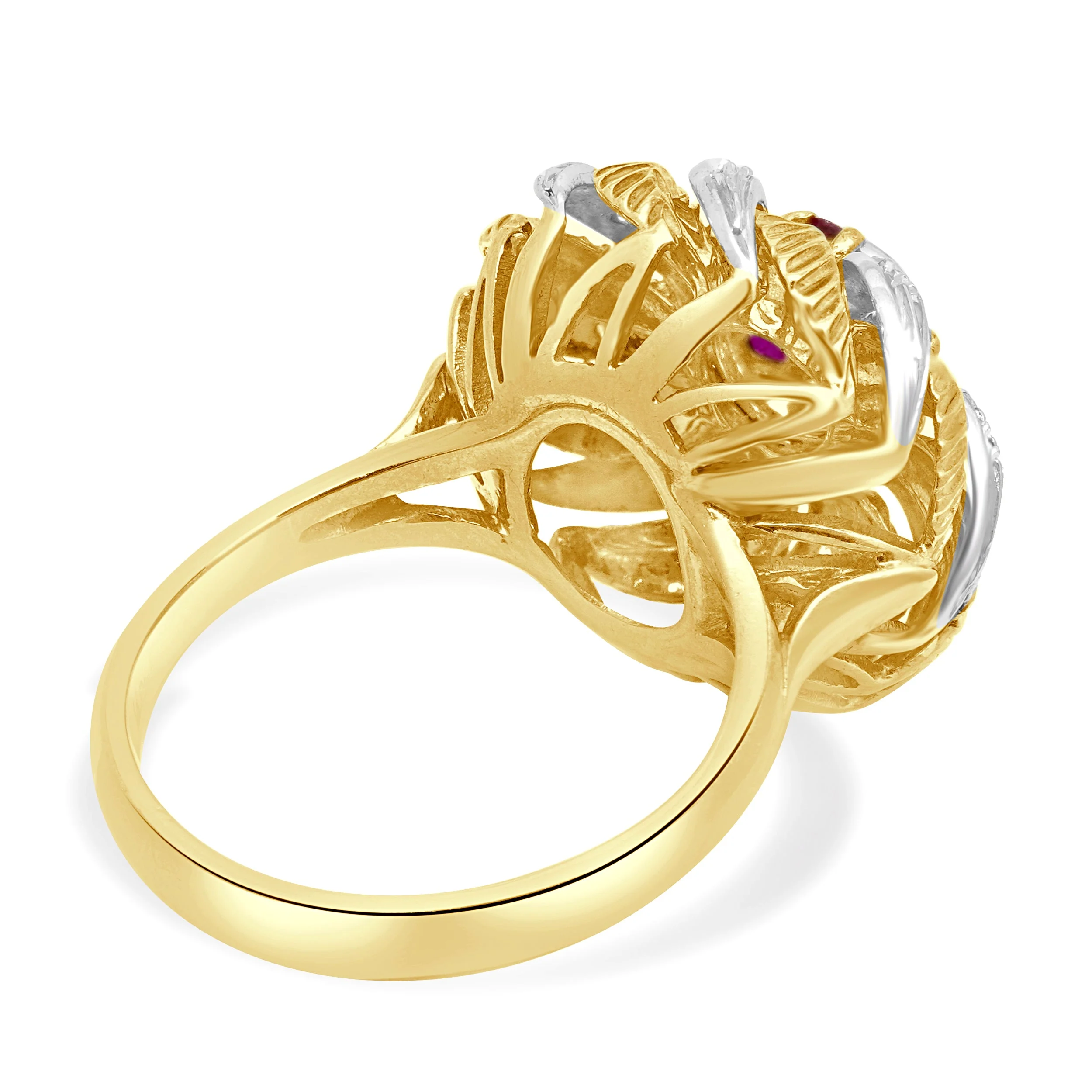 18 Karat Yellow Gold Round Diamond and Round Ruby Swirl Ring - Image 4