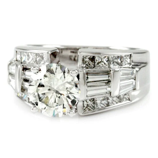 18K White Gold 2.06ct Round Brilliant Diamond Engagement Ring - Image 3