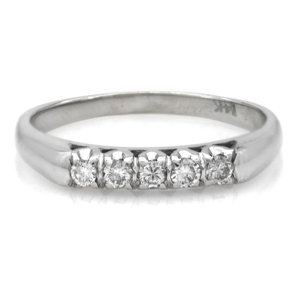 14K White Gold 5 Stone Diamond Band - Image 2
