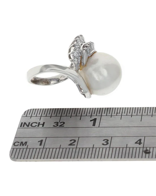 Mabe Pearl and Diamond Fashion Ring - Image 3