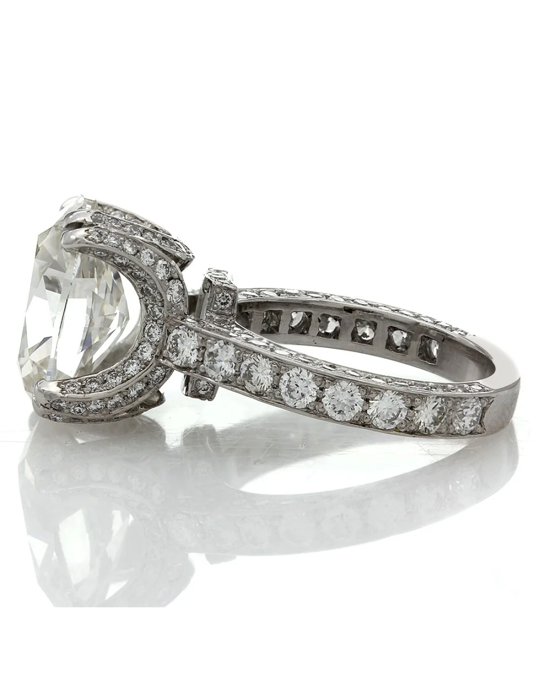 Oval Diamond Solitaire Ring in Platinum - Image 2