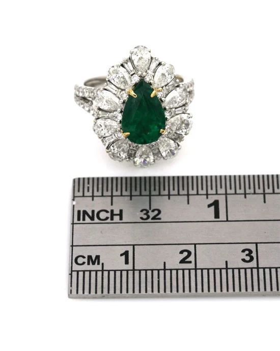 Pear Shaped Emerald and Mixed Diamond Halo - Image 3