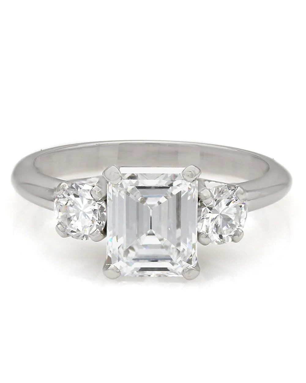 Plat Round Three Stone Diamond Ring with 1.54ct Emerald Center