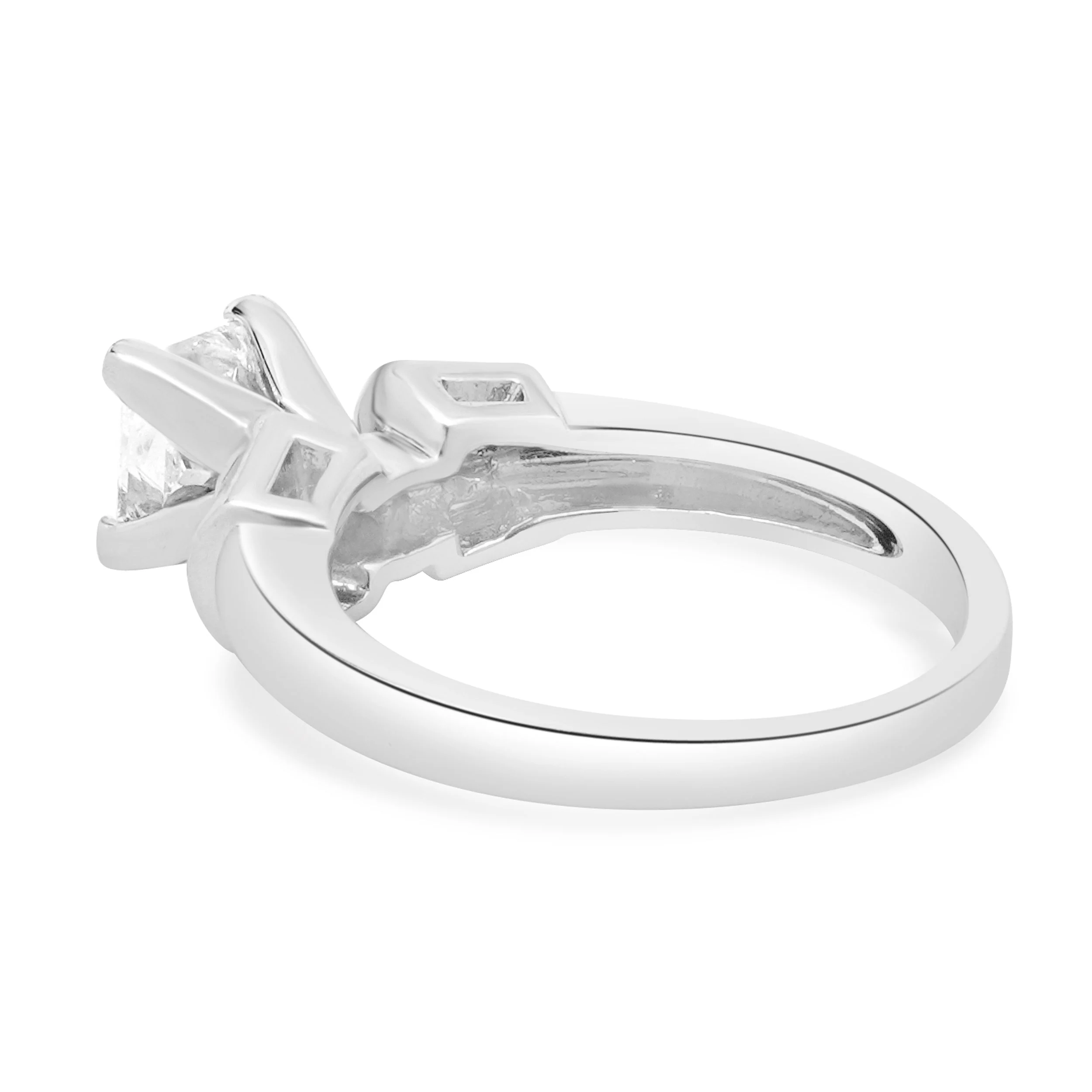 Platinum Round Diamond Engagement Ring - Image 3