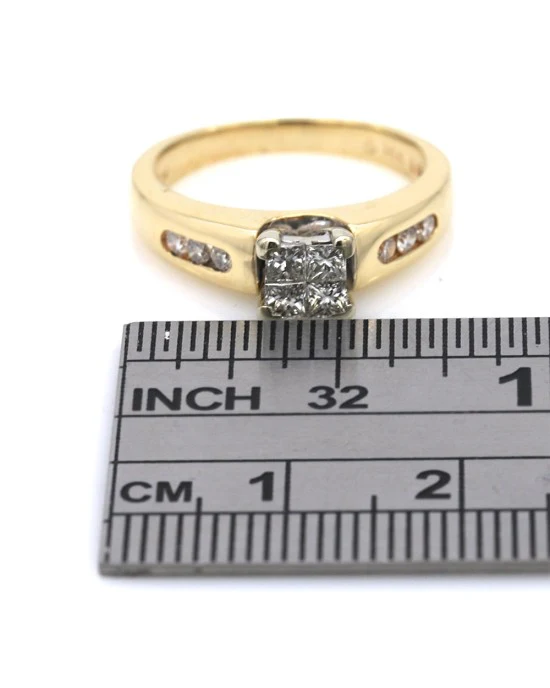 Princess and Round Diamond Engagement Ring in Yellow Gold - Image 3