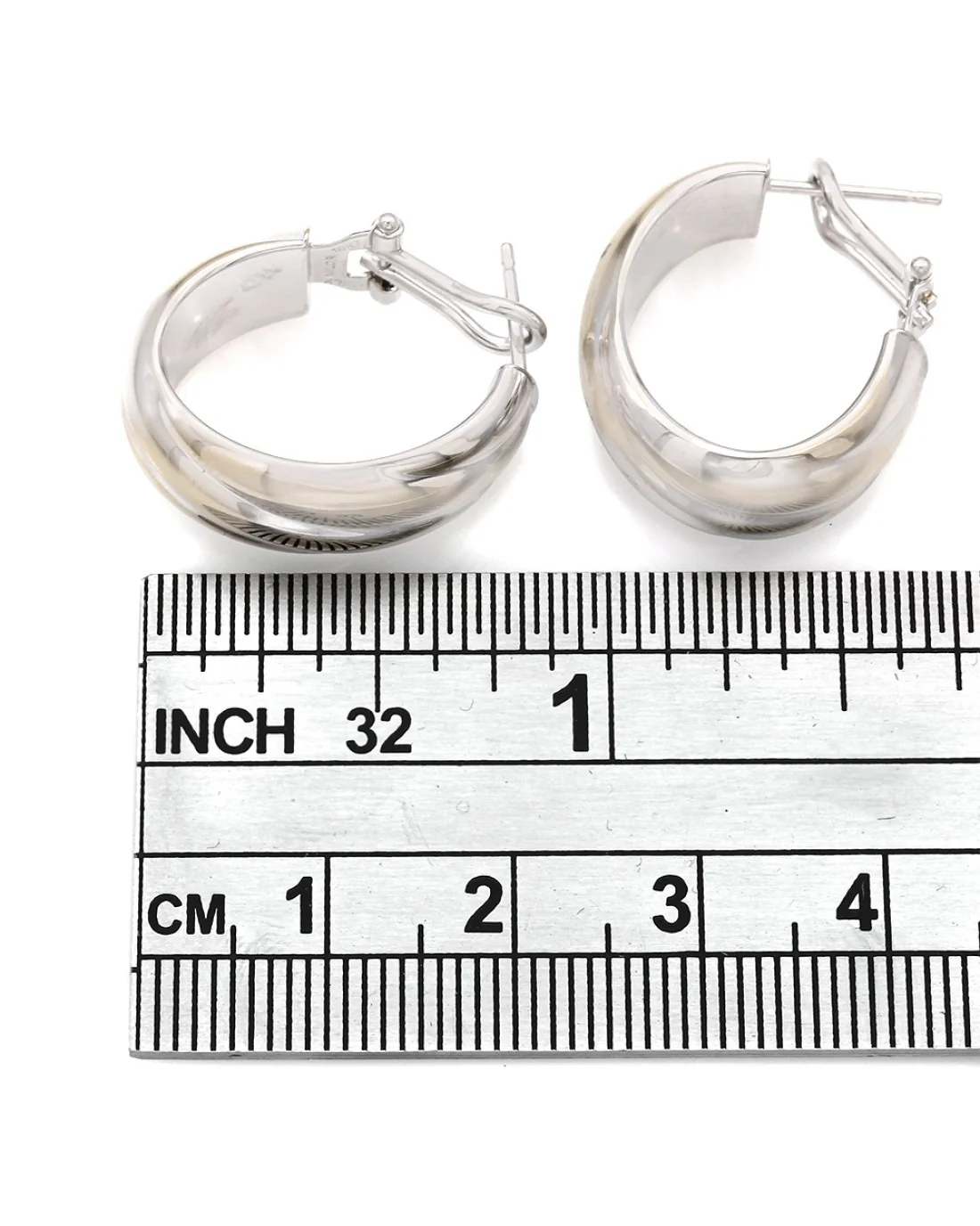 Fluted Huggie Earrings in White Gold - Image 3