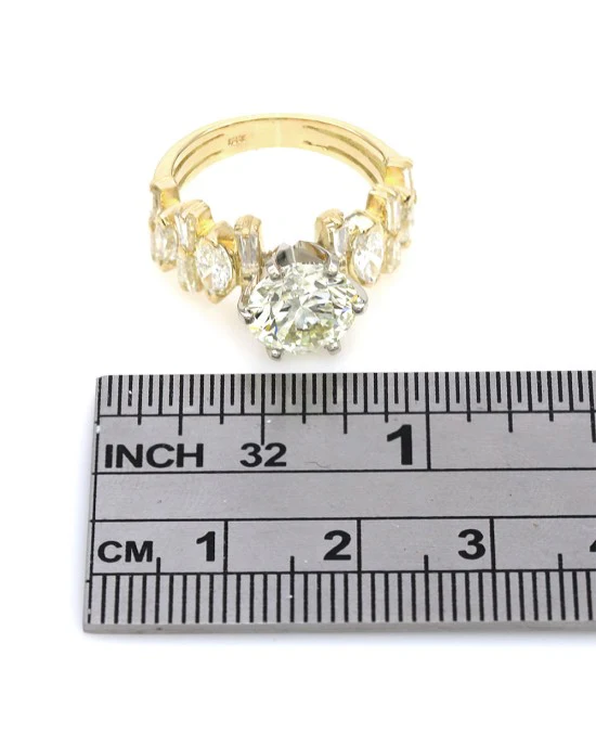 Round Brilliant Cut Diamond Solitaire Ring in 18KY - Image 3
