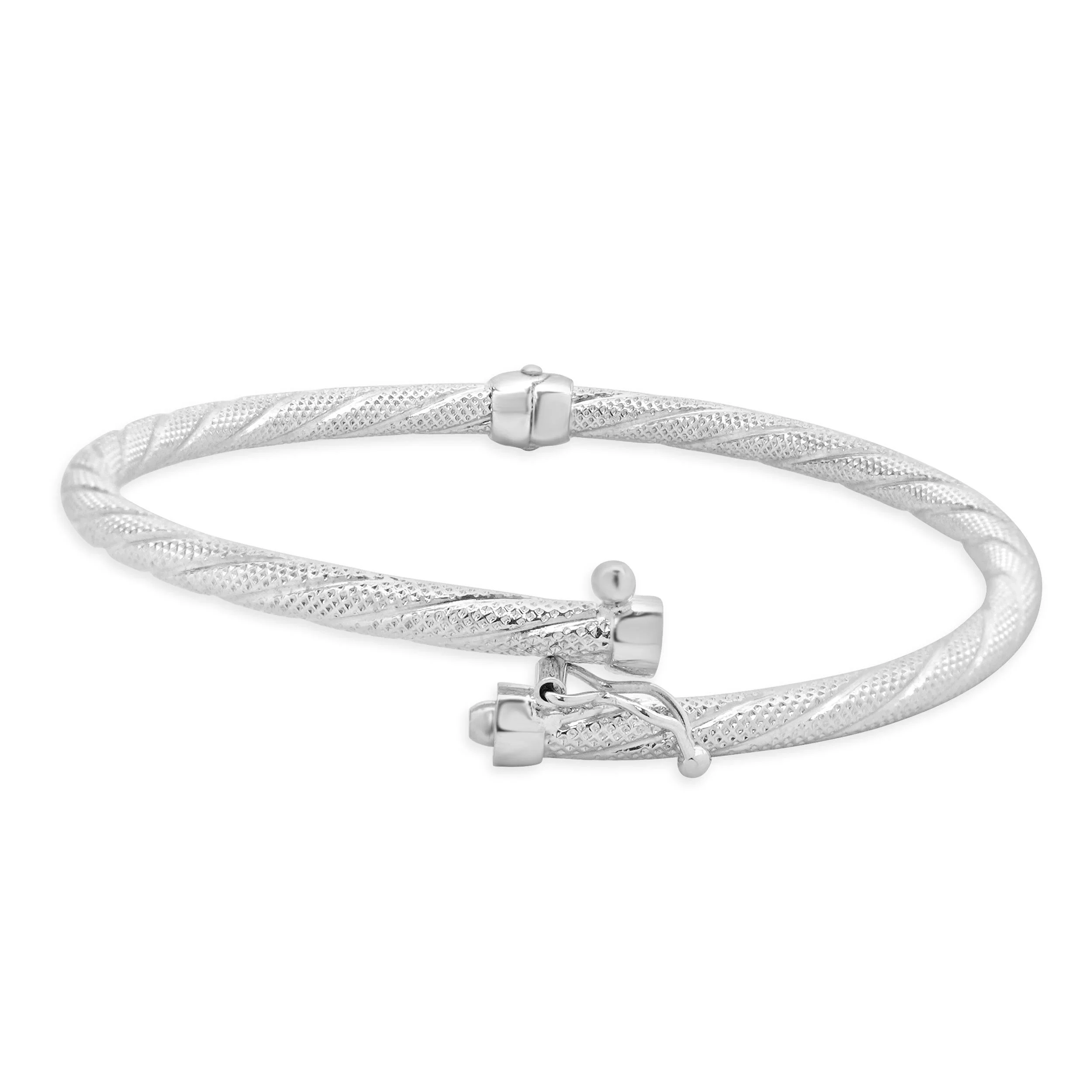 Unoaerre 18 Karat White Gold Textured Twisted Bangle Bracelet - Image 3