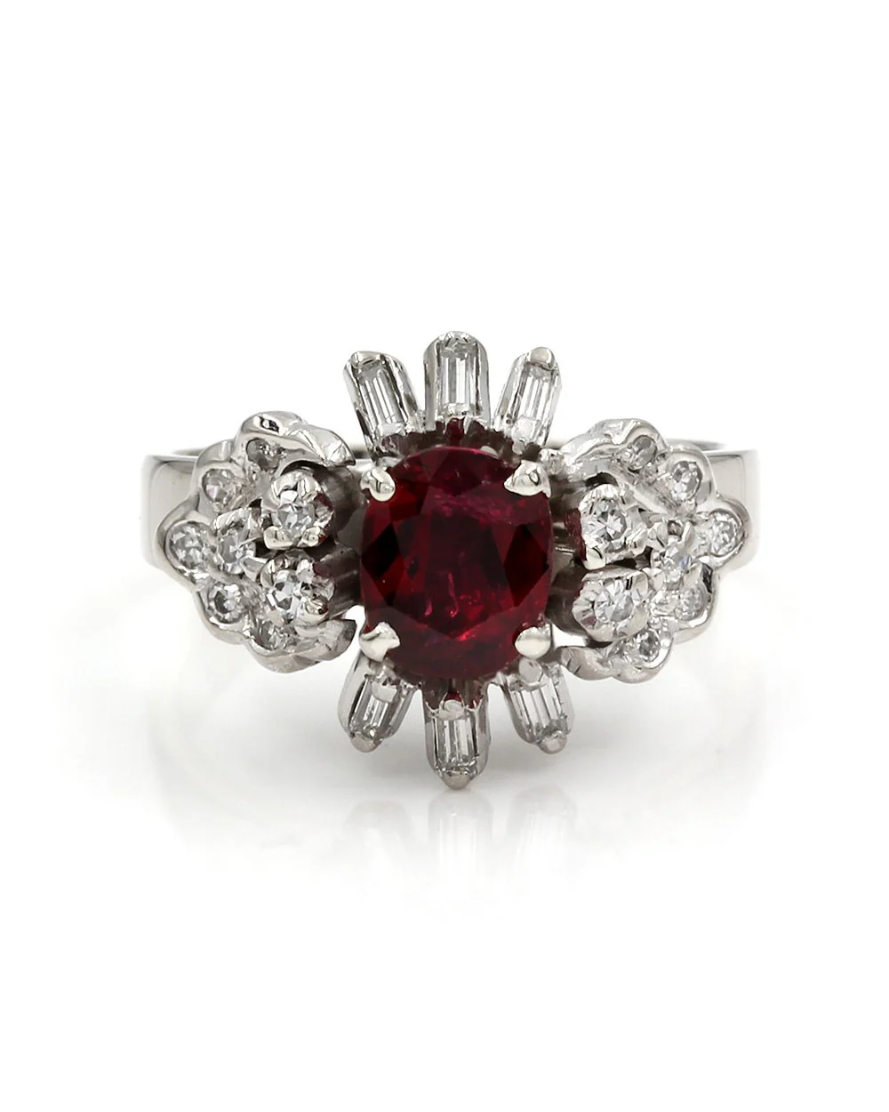Vintage Ruby and Diamond Ring in Gold - Image 2